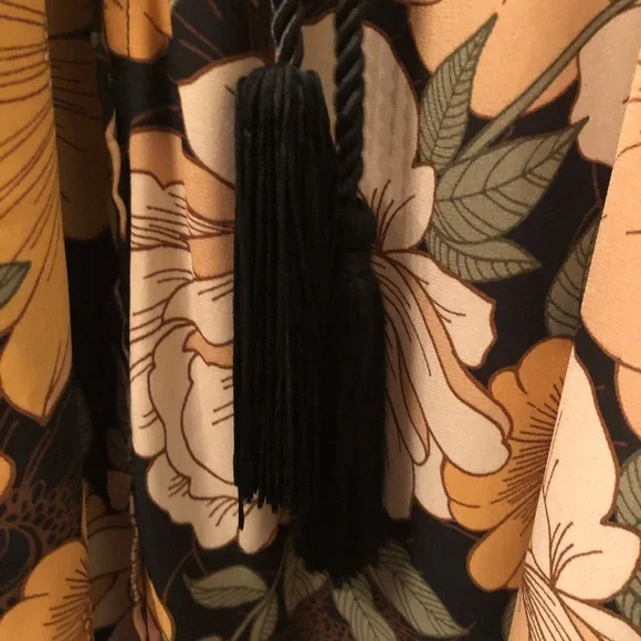 Floral tassel tie maxi dress - Picture 2 of 5